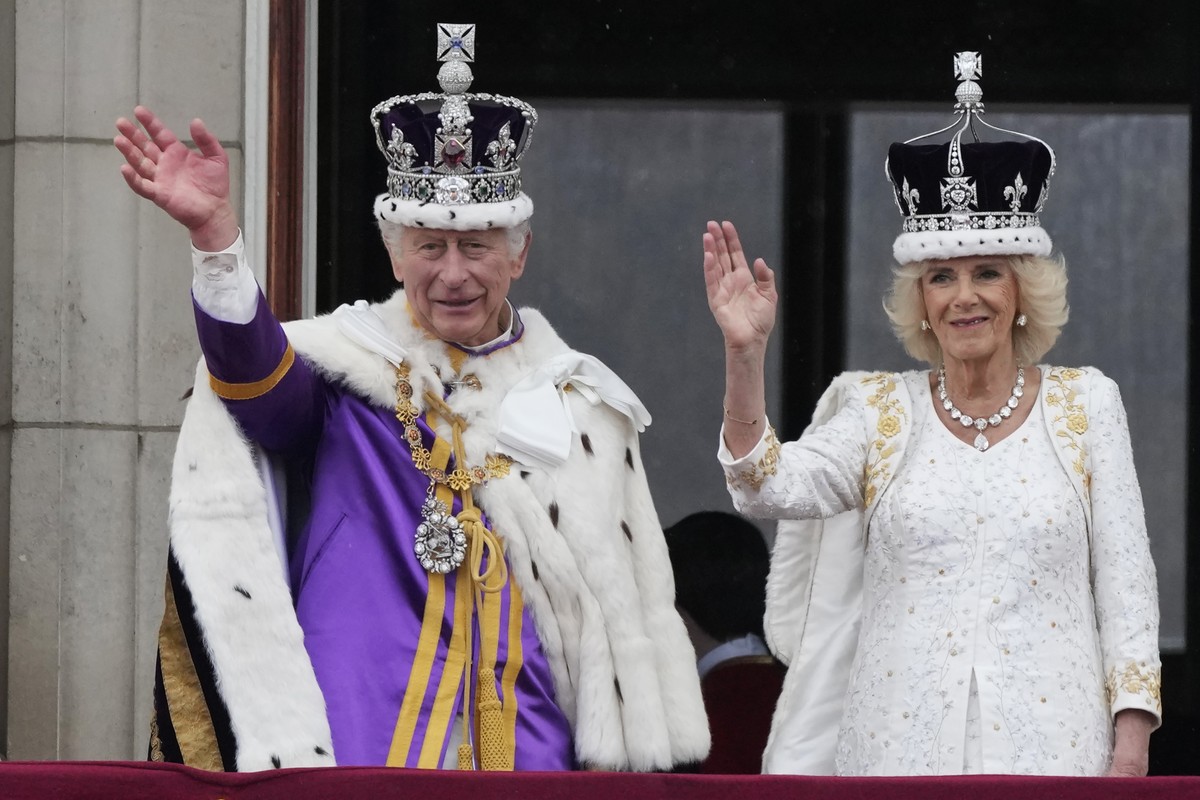 Rainha consorte Camilla está com infecção pulmonar, diz Palácio de Buckingham