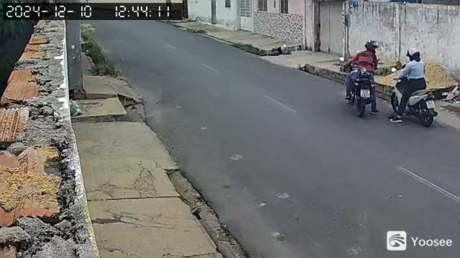 FALSO MOTO-UBER DISPARA TIRO E ROUBA PERTENCES DE MULHER EM TERESINA 